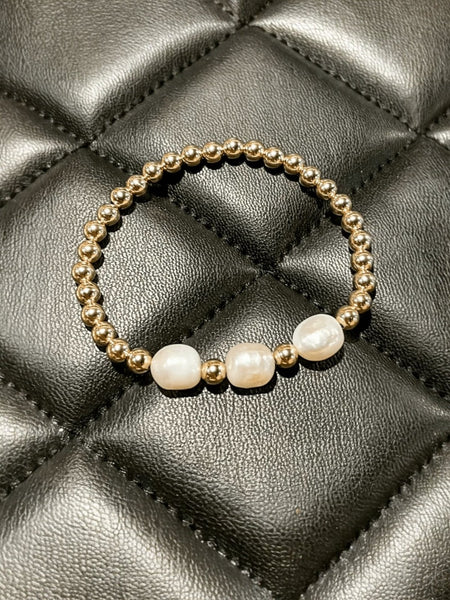 Bella Signature Mother Of Pearl Bracelet